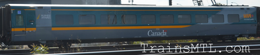 Passenger car VIA 3475 right side  / Wagon de passager VIA 3475 coté droit